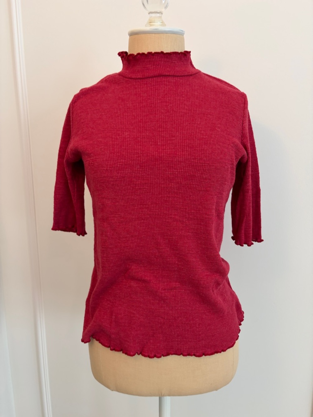 Anthro t.la Ribbed Mock Neck Short Sleeve Top - Raspberry, EUC, L (runs small)